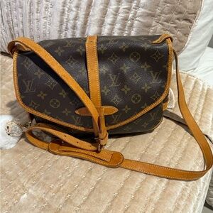 LV with proof of authenticity 
COA included